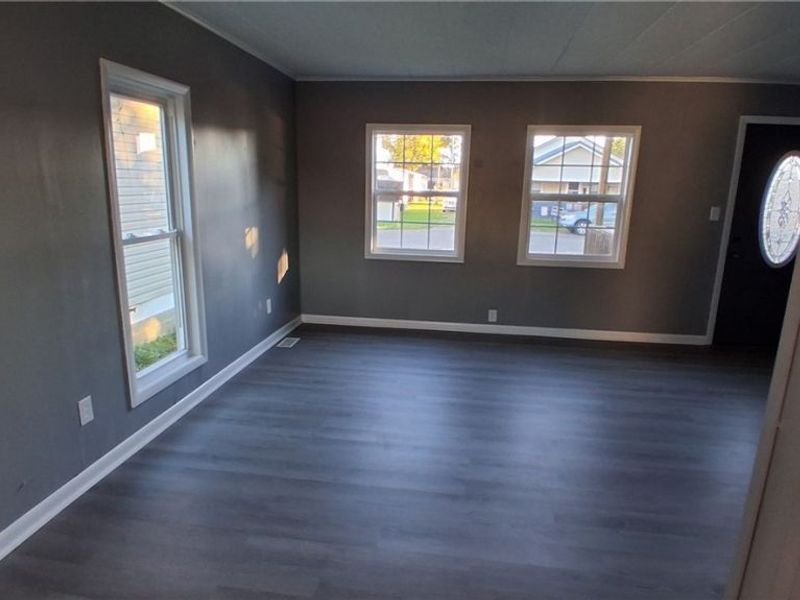 422 E 4th Street, West Lafayette, OH 43845 Photo 5
