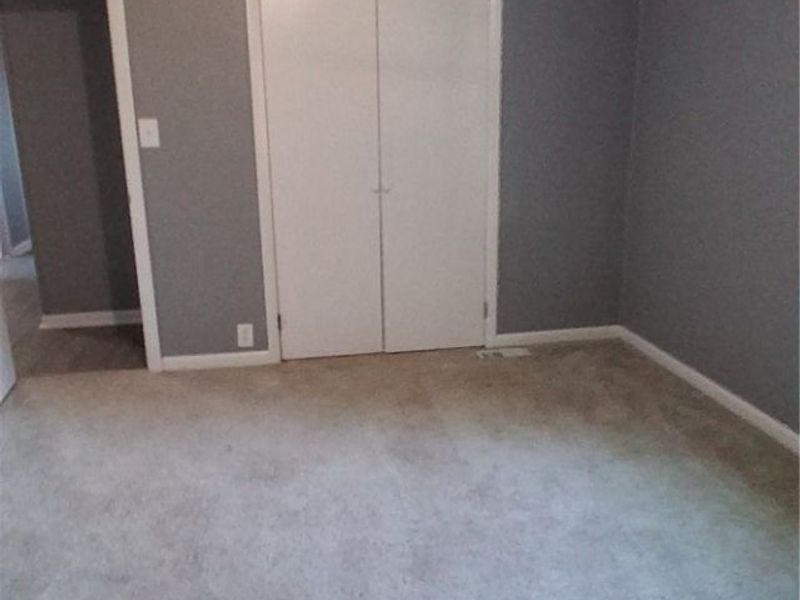 422 E 4th Street, West Lafayette, OH 43845 Photo 6