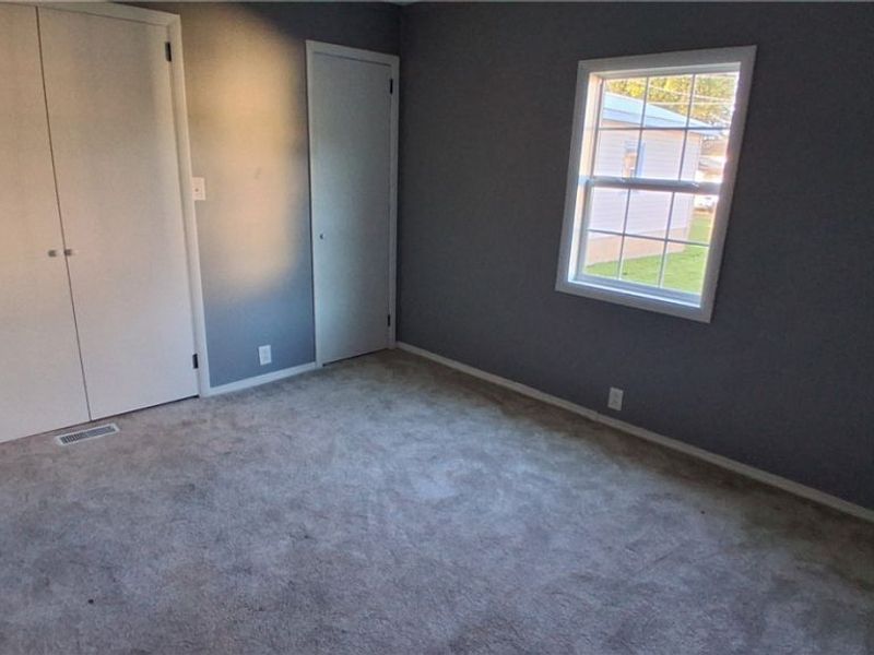 422 E 4th Street, West Lafayette, OH 43845 Photo 8
