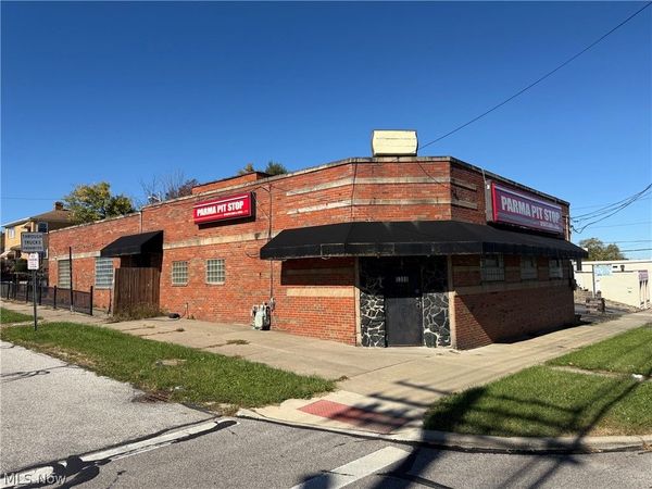 5388 Ridge Road , Parma, OH 44129