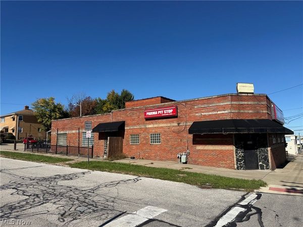 5388 Ridge Road, Parma, OH 44129