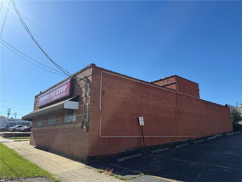 5388 Ridge Road, Parma, OH 44129 Photo 5