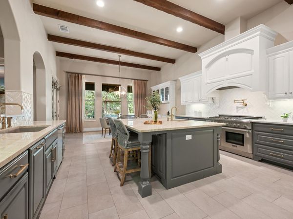 499 Arbors CIR, Elgin, TX 78621
