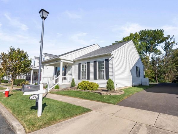 2456 Lyncross Street, Grove City, OH 43123