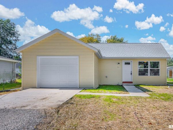 215 BAYLOR Street, East Peoria, IL 61611