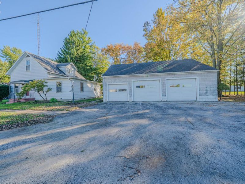 121 Broad Street, Oak Harbor, OH 43449 Photo 1