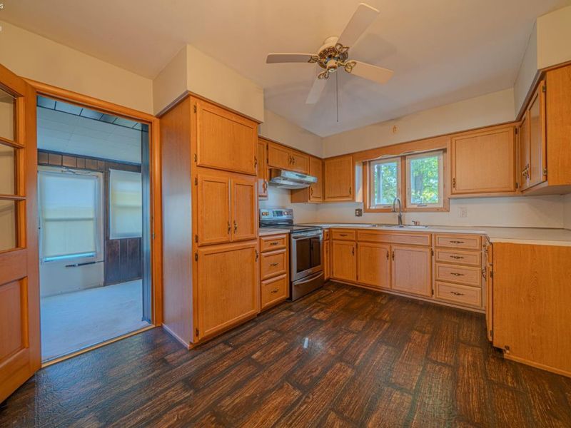 121 Broad Street, Oak Harbor, OH 43449 Photo 2