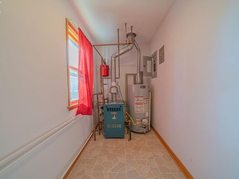 121 Broad Street, Oak Harbor, OH 43449 Photo 24