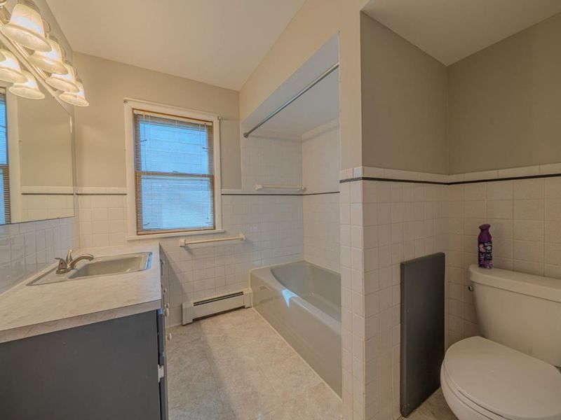 121 Broad Street, Oak Harbor, OH 43449 Photo 9