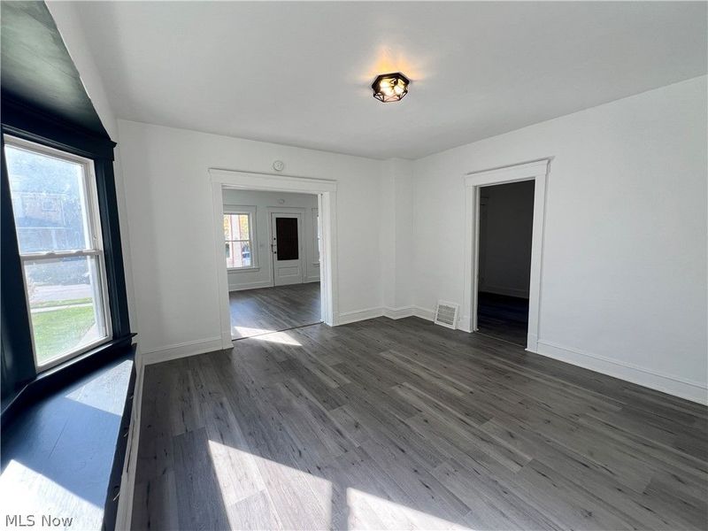 4004 Carlyle Avenue, Cleveland, OH 44109 Photo 11