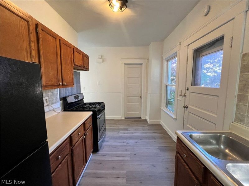 4004 Carlyle Avenue, Cleveland, OH 44109 Photo 13