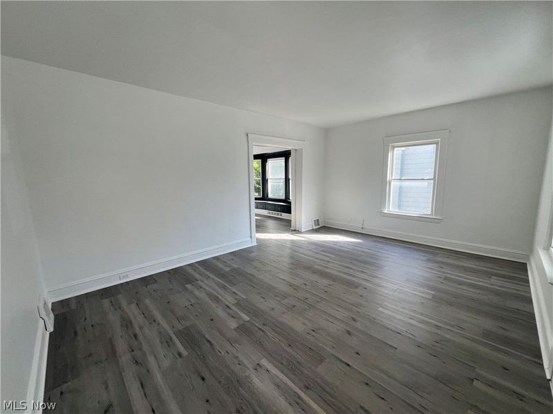 4004 Carlyle Avenue, Cleveland, OH 44109 Photo 2