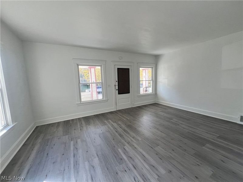 4004 Carlyle Avenue, Cleveland, OH 44109 Photo 3