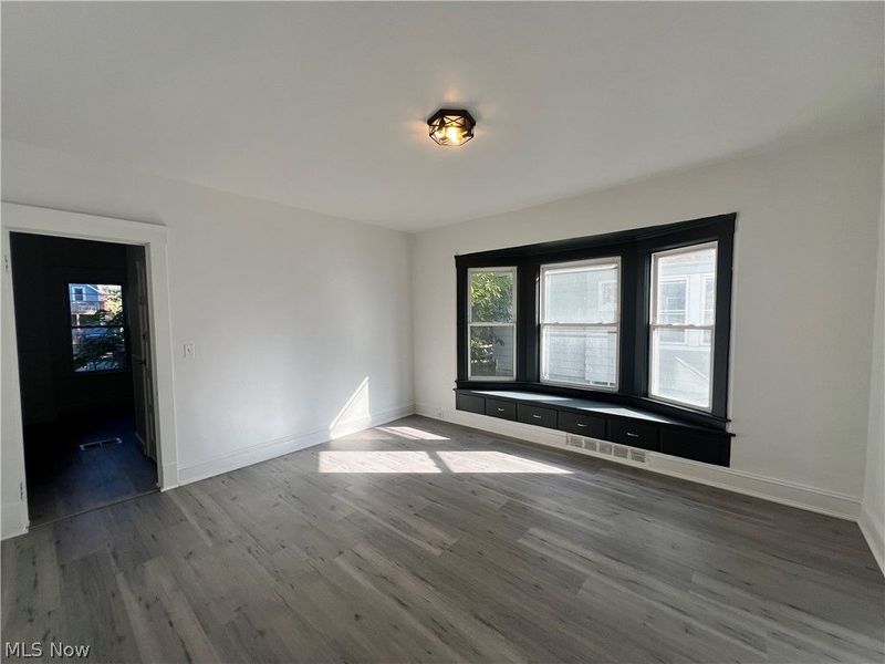 4004 Carlyle Avenue, Cleveland, OH 44109 Photo 4