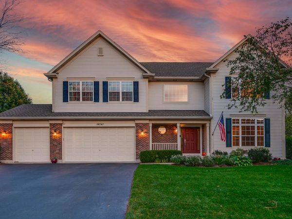 14241 Oakwood Court , Green Oaks, IL 60048