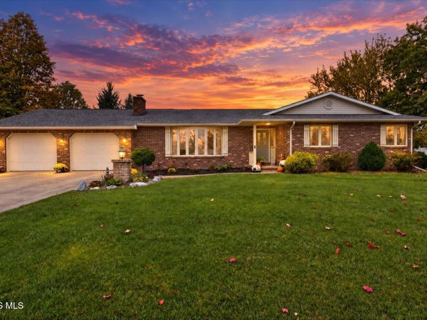 1260 W Riverview Avenue, Napoleon, OH 43545