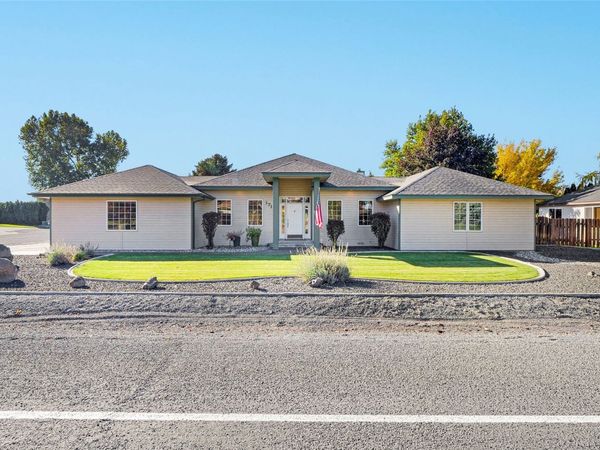 1713 NE Fairway Drive , Moses Lake, WA 98837
