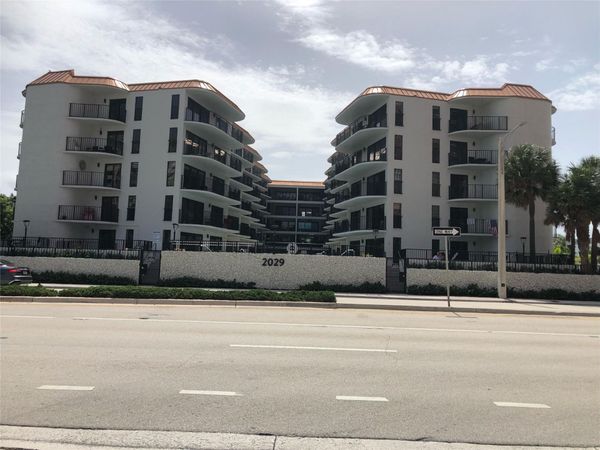 2029 N Ocean Boulevard, Fort Lauderdale, FL 33305