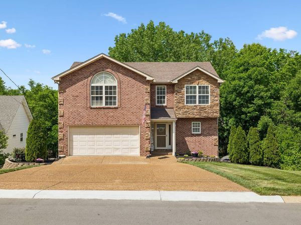 2521 Edinburgh Street , Old Hickory, TN 37138
