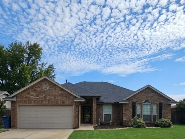 17 N Lockeport Drive, Edmond, OK 73003