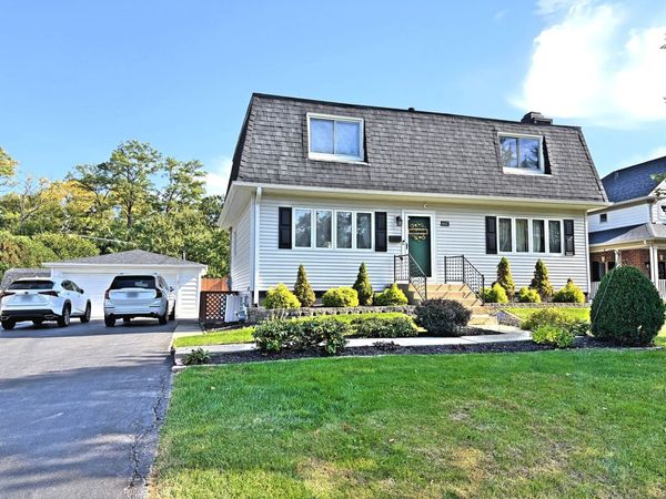4447 Stonewall Avenue, Downers Grove, IL 60515