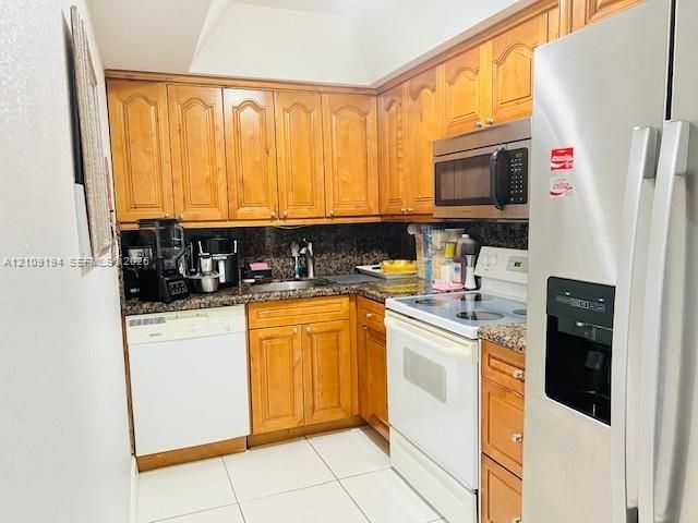 17530 NW 68th Ave , Unit C2007, Hialeah, FL 33015 Photo