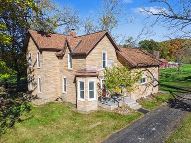6136 Ormond Road, Springfield Township, Mi 48350
