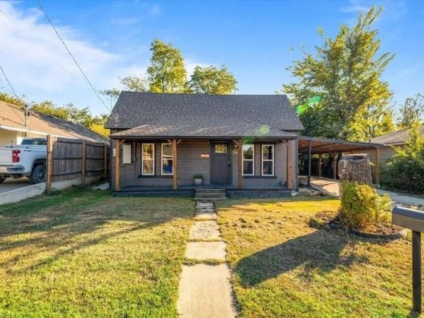 306 Hall Street, Whitesboro, TX 76273
