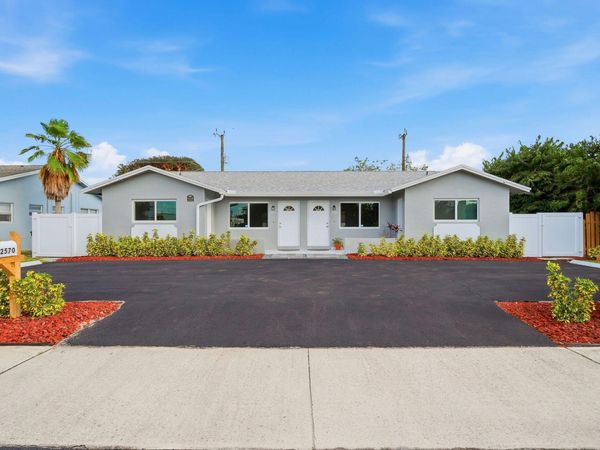 2550 N DIXIE Highway, Boca Raton, FL 33431