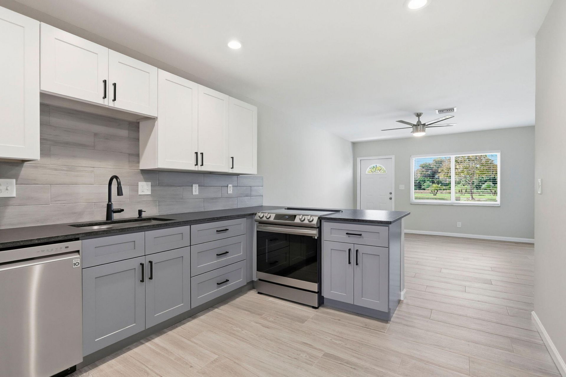 2550 N Dixie Highway, Boca Raton, FL 33431 Photo