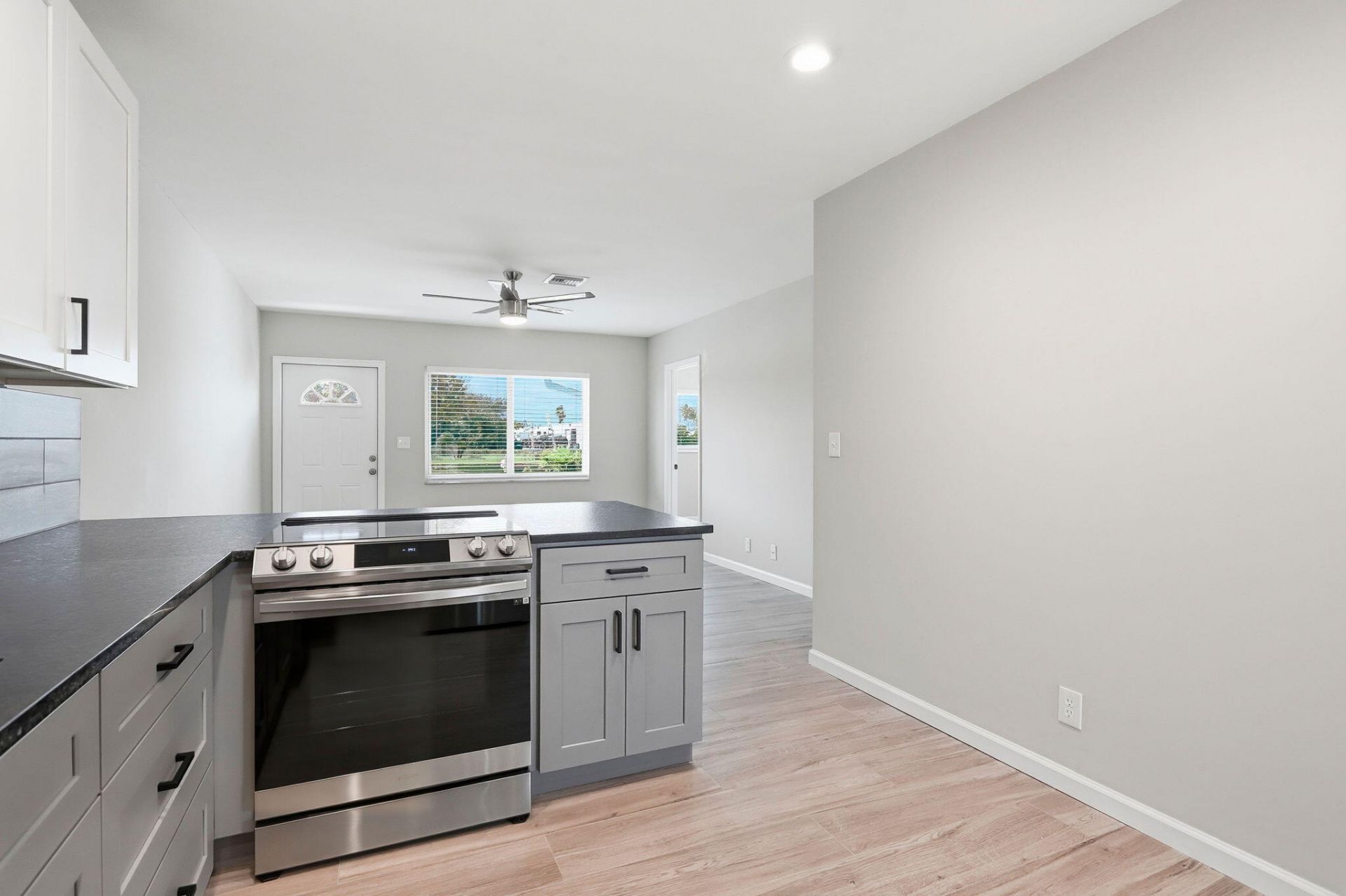2550 N Dixie Highway, Boca Raton, FL 33431 Photo