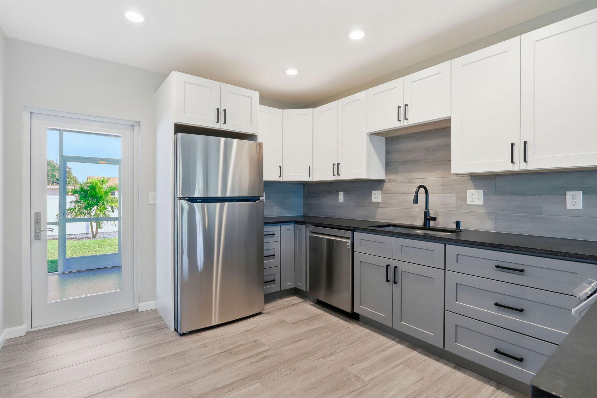 2550 N Dixie Highway, Boca Raton, FL 33431 Photo
