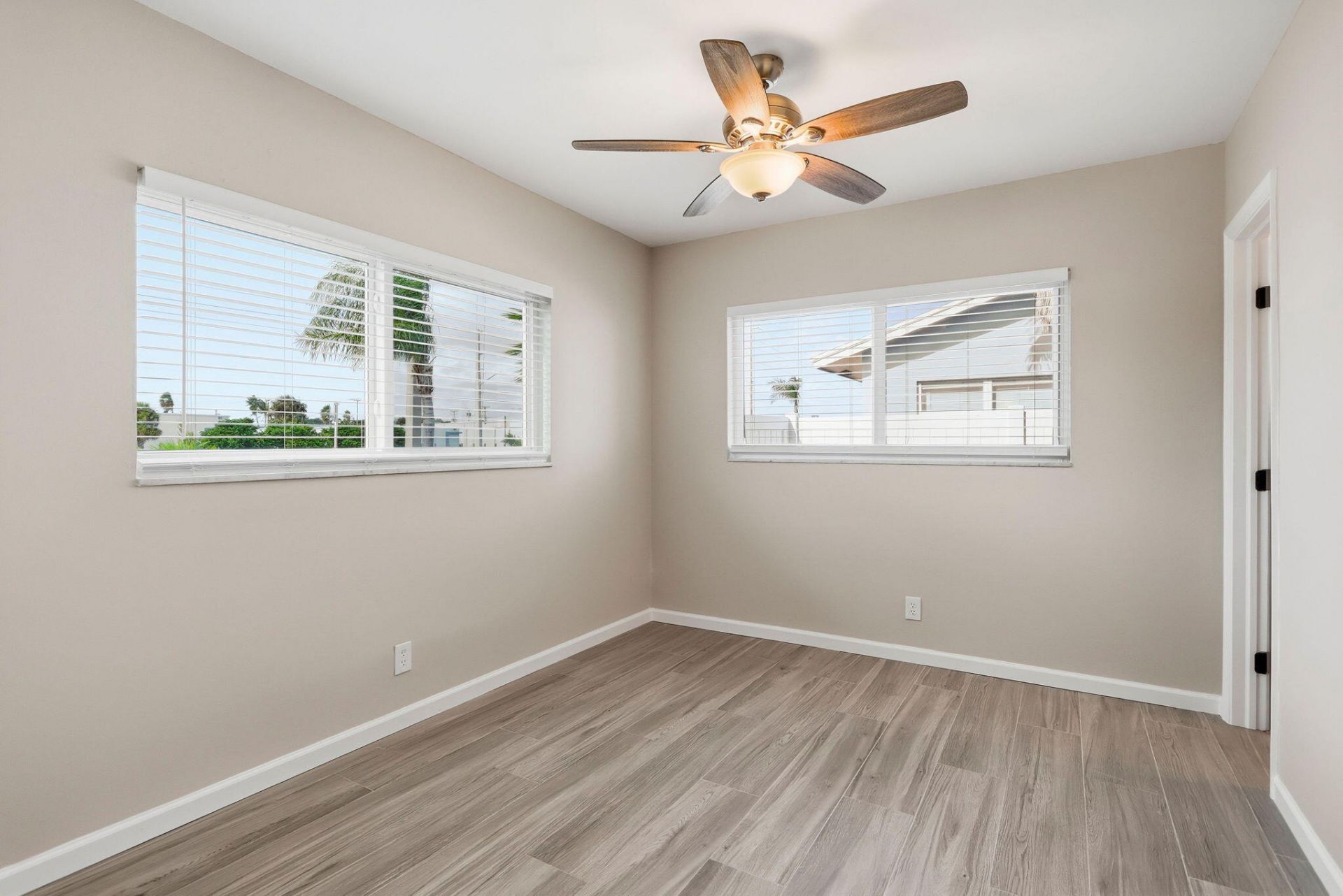 2550 N Dixie Highway, Boca Raton, FL 33431 Photo
