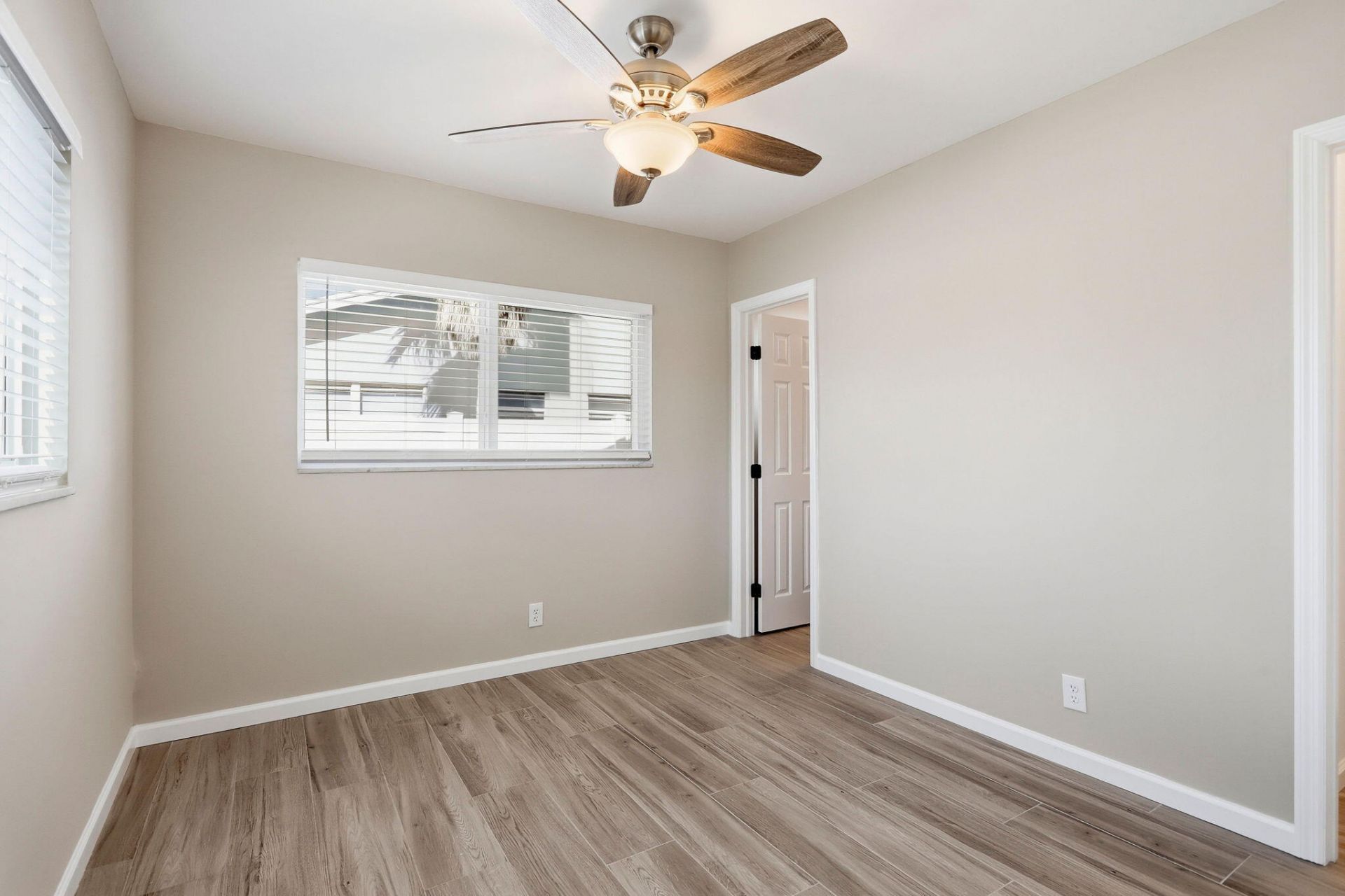 2550 N Dixie Highway, Boca Raton, FL 33431 Photo
