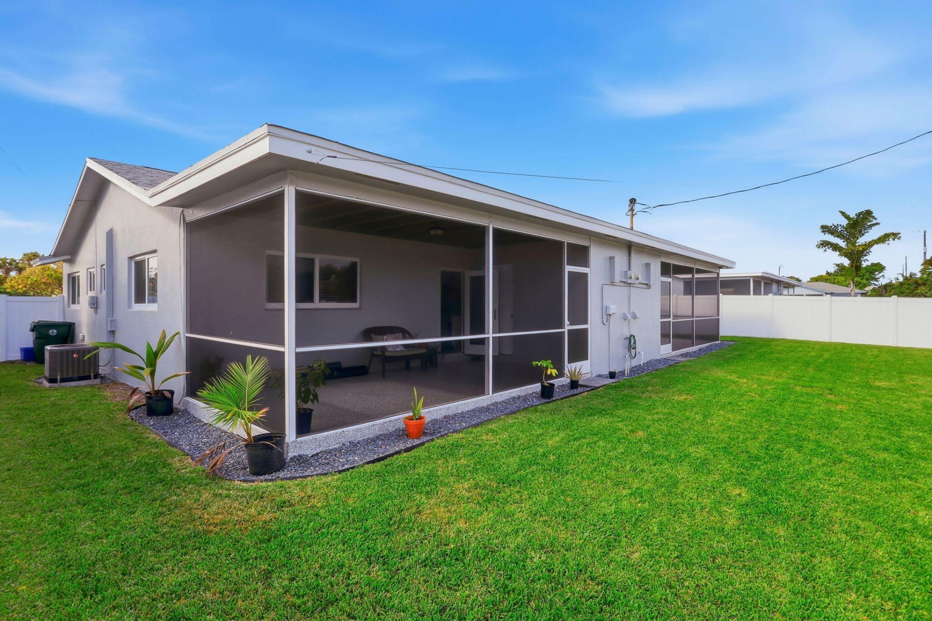 2550 N Dixie Highway, Boca Raton, FL 33431 Photo