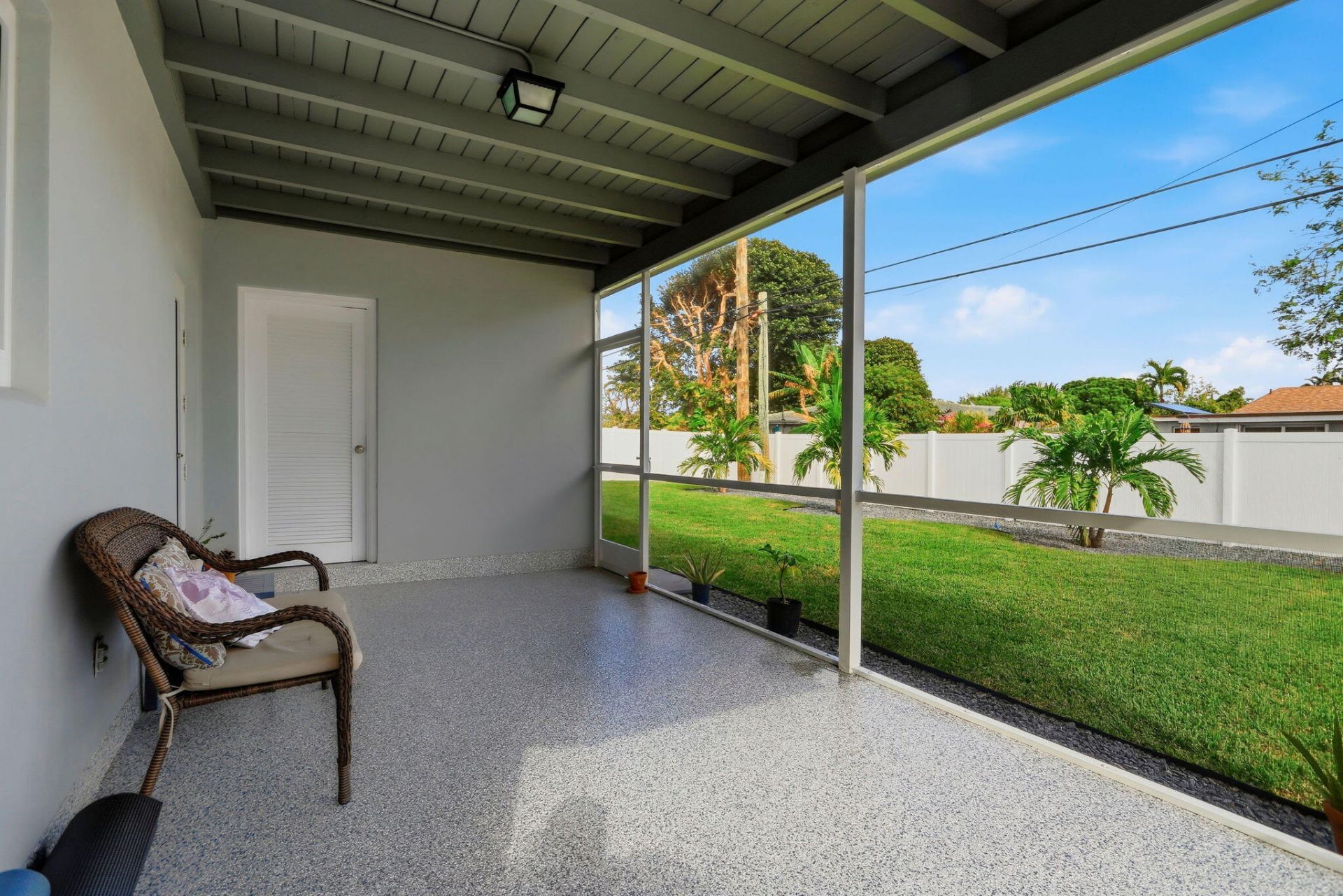 2550 N Dixie Highway, Boca Raton, FL 33431 Photo
