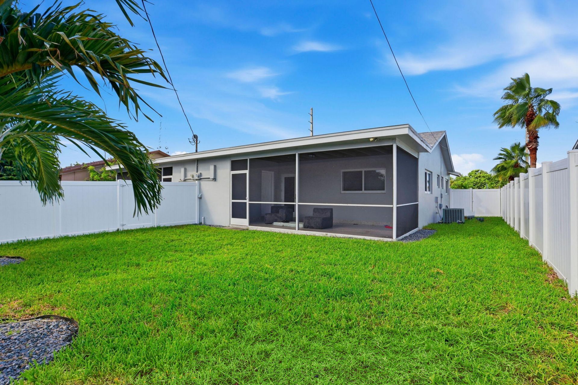 2550 N Dixie Highway, Boca Raton, FL 33431 Photo