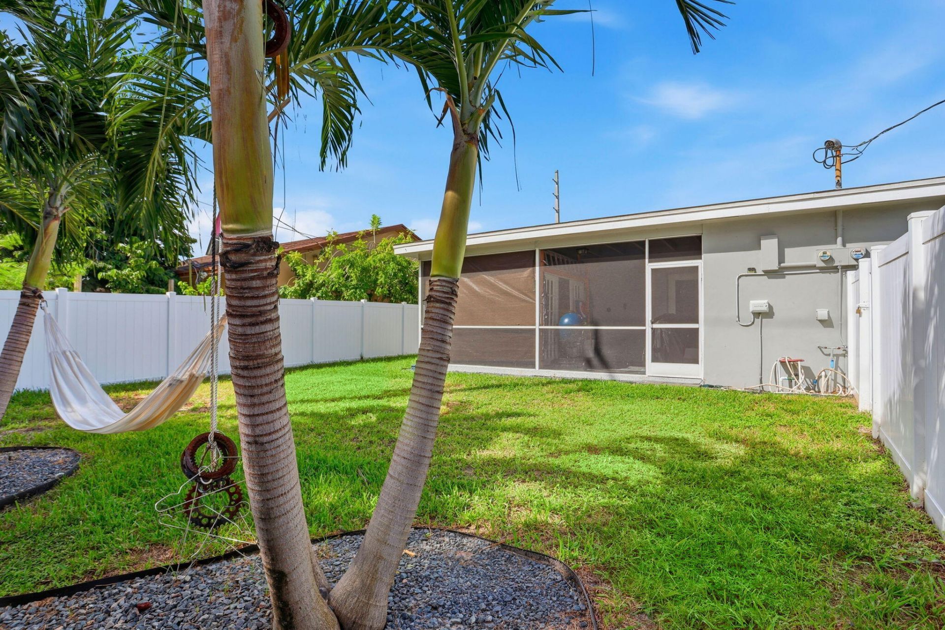2550 N Dixie Highway, Boca Raton, FL 33431 Photo