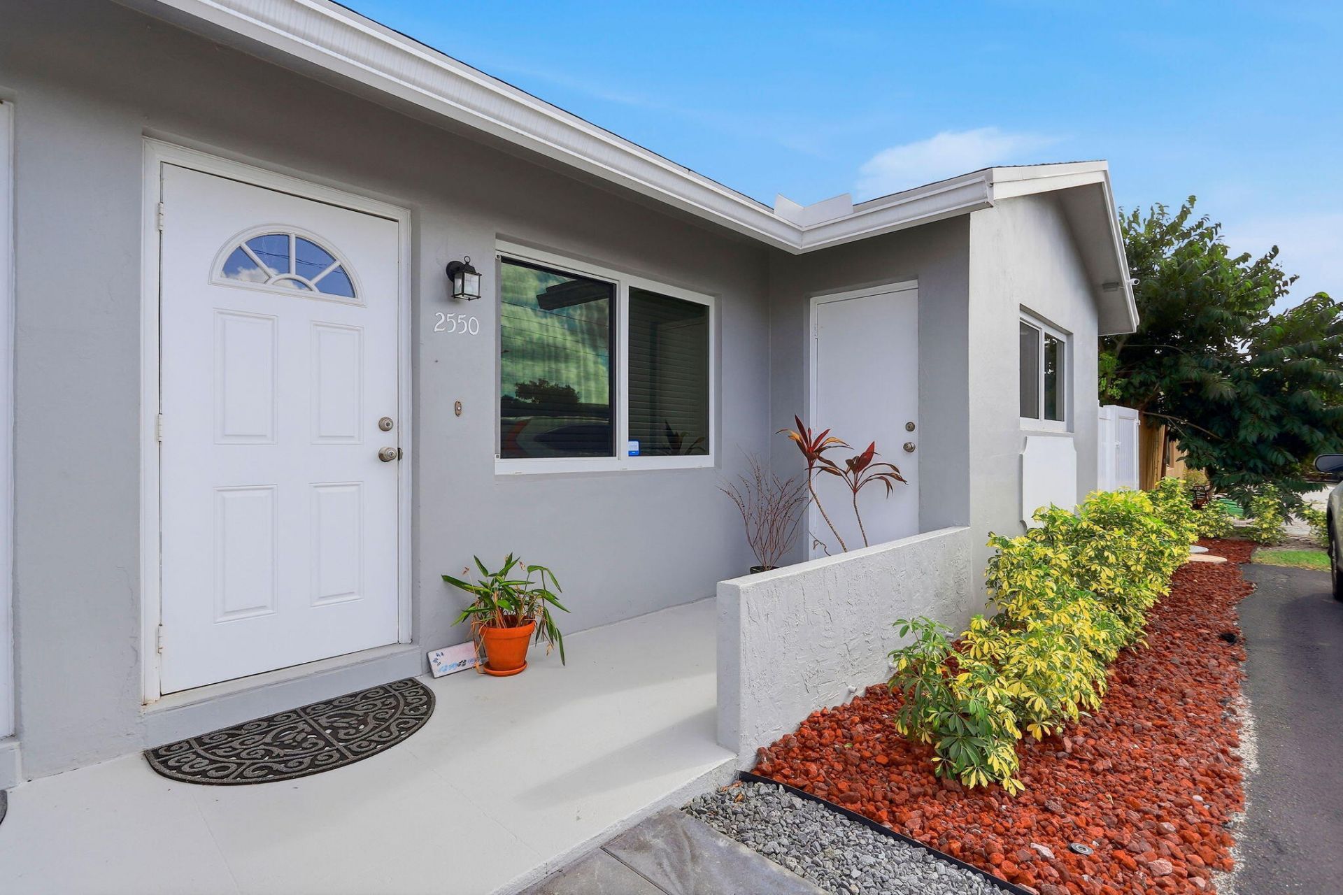 2550 N Dixie Highway, Boca Raton, FL 33431 Photo