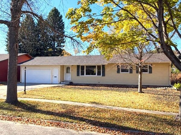 505 Maple Lane, Moorhead, MN 56560
