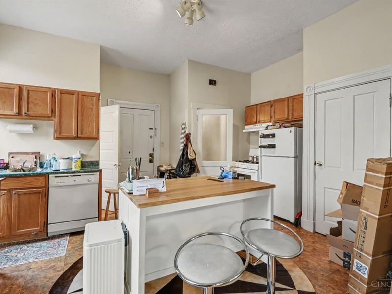 2210 Victor Street, Cincinnati, OH 45219 Photo 5