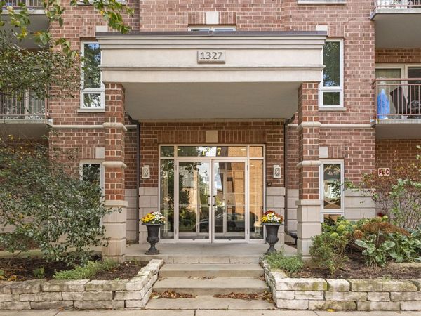 1327 E Washington Street, Unit 501, Des Plaines, IL 60016