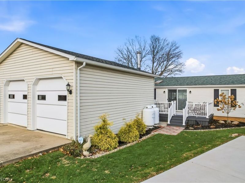 32468 Wooddale Drive, Lisbon, OH 44432 Photo 2