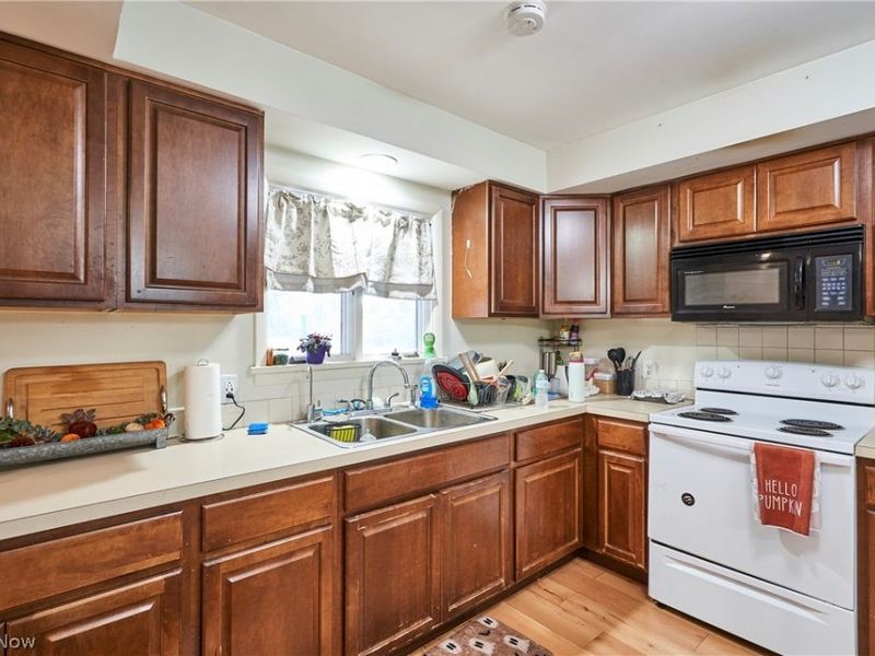723 & 725 S Cleveland Avenue, Mogadore, OH 44260 Photo 10