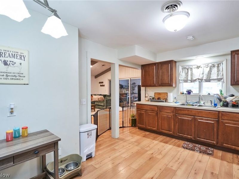 723 & 725 S Cleveland Avenue, Mogadore, OH 44260 Photo 11