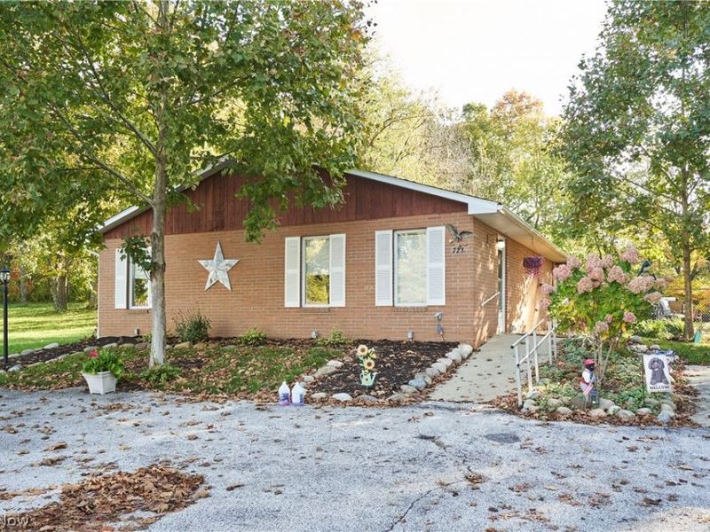 723 & 725 S Cleveland Avenue, Mogadore, OH 44260 Photo 2