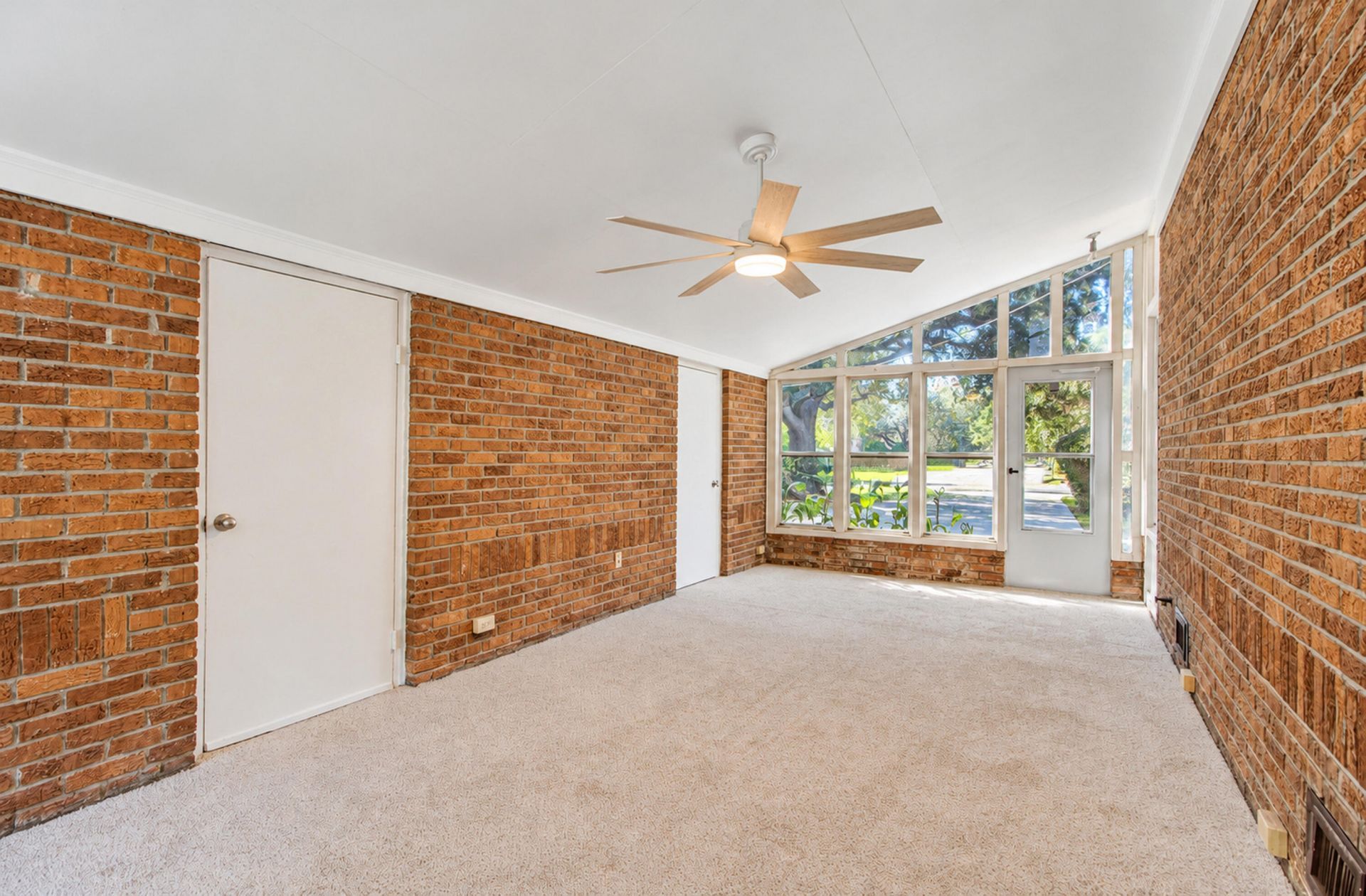 318 Millcreek Drive Photo 38
