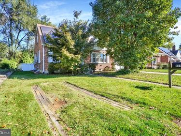 819 11TH AVENUE, YORK, PA 17402