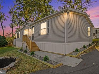 17 MOUNTAIN TOP LANE , NARVON, PA 17555