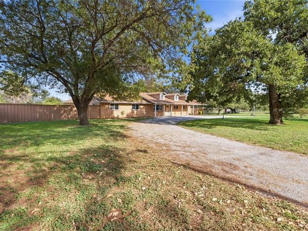 1822 VINE Street, Brownwood, TX 75801